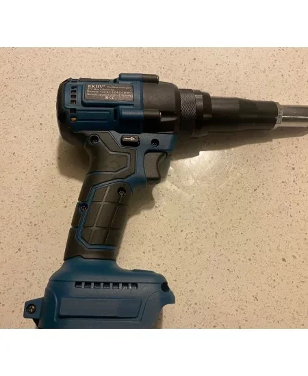 Riveter
